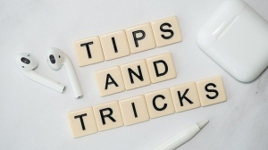 letters die de woorden tips and tricks vormen