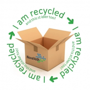 recyclebare sticker op een doos